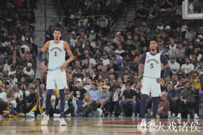 当所有人都在夸文班亚马时,我要夸夸刚刚新秀第二赛季的卡斯尔 当所有人都在夸文班亚马时,我要夸夸刚刚新秀第二赛季的卡斯尔