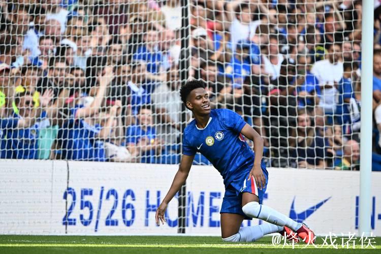 邮报：埃斯特旺对未能出战本周欧冠感到失望