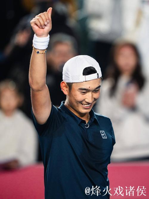 香港赛商竣程晋级八强 卢布列夫爆冷出局